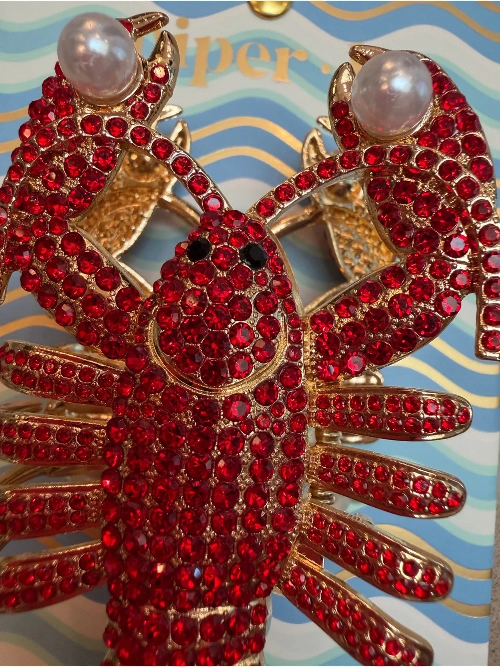 NWT 🦞 Red Lobster Hair Claw Clip w Red Crystals & Pearl Accents on gold metal